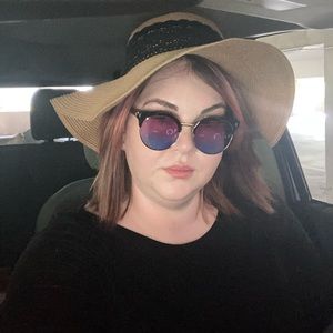 Meet your Posher, Katelyn